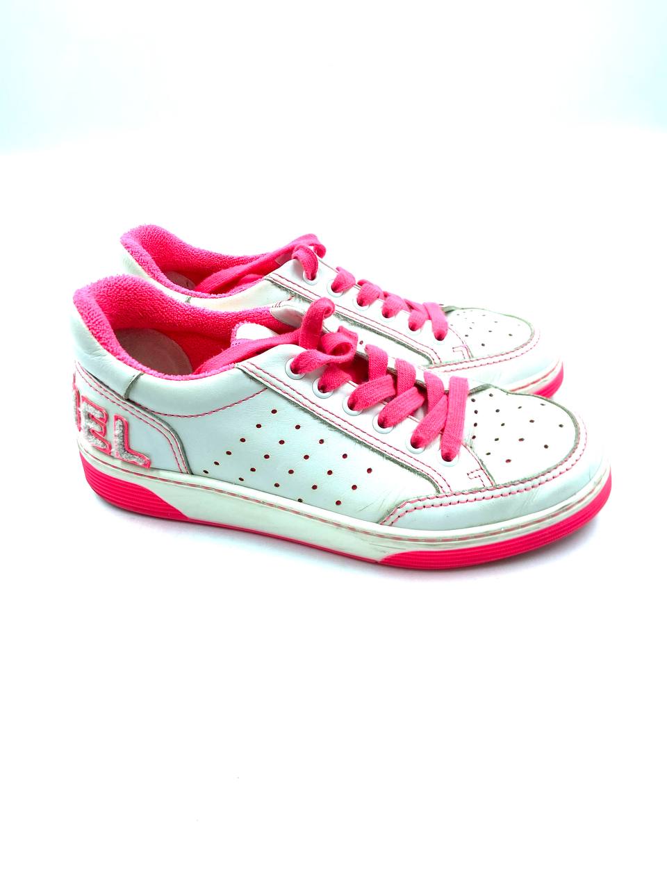 Chanel - Sneakers 37.5
