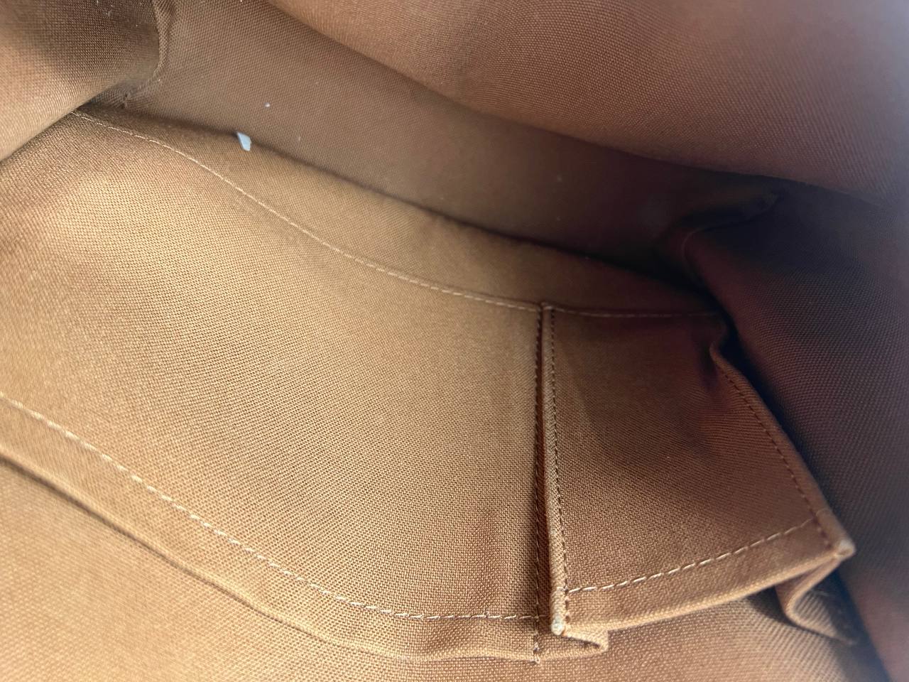 Louis Vuitton - Crossbody Bag