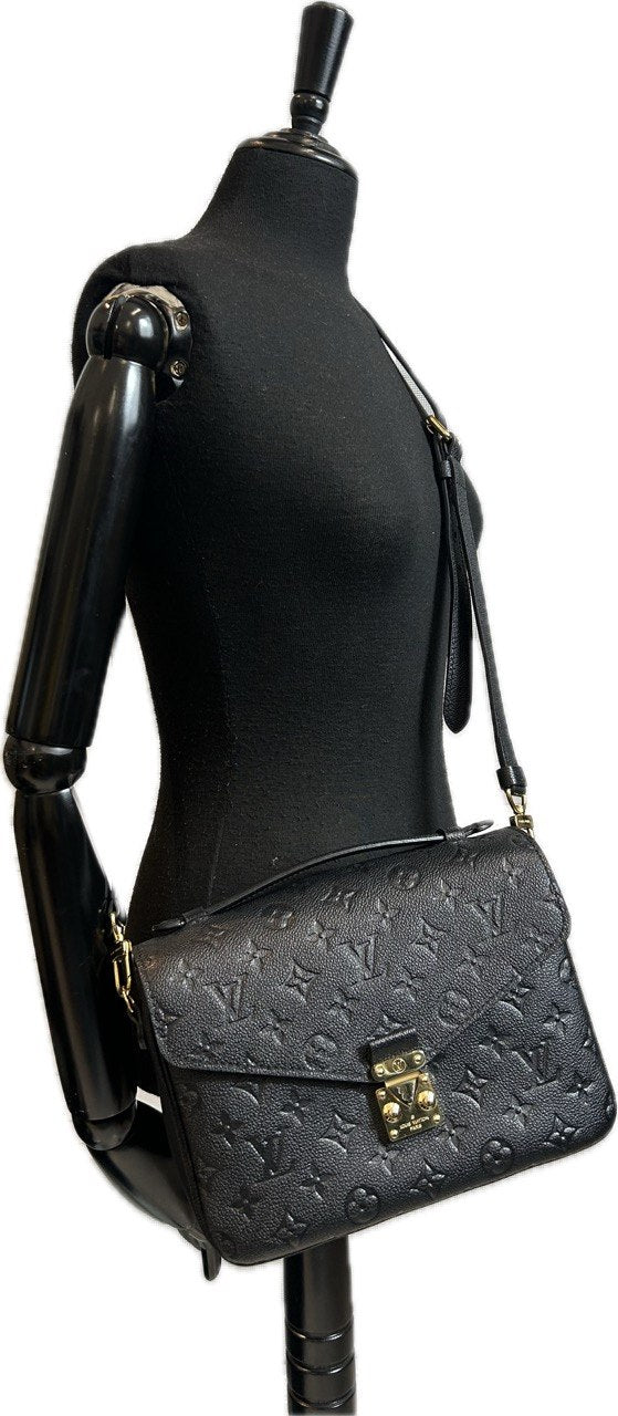 Louis Vuitton - bag