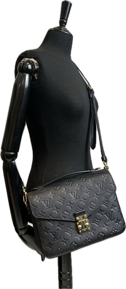 Louis Vuitton - bag