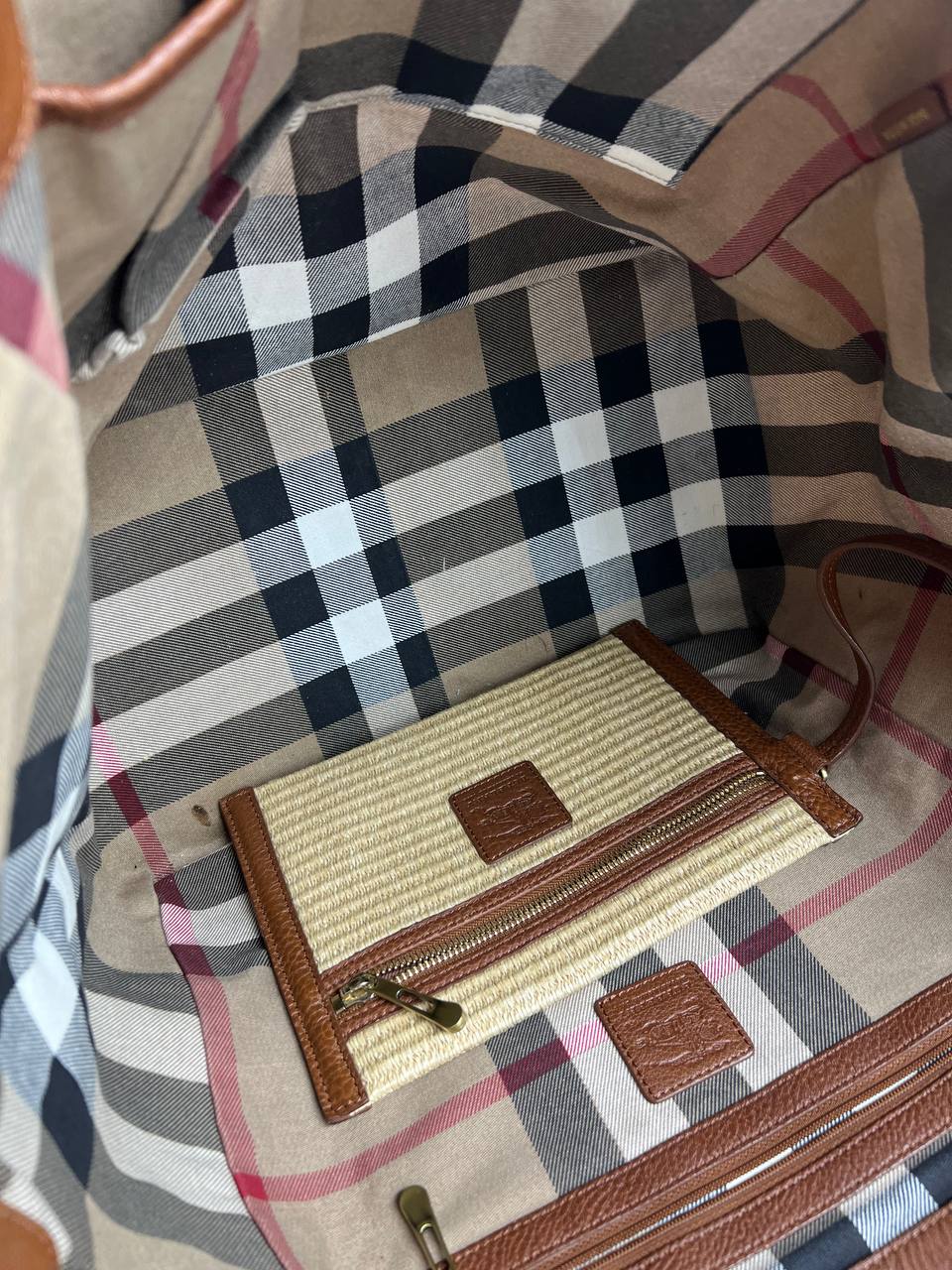 Burberry - shoulder bag