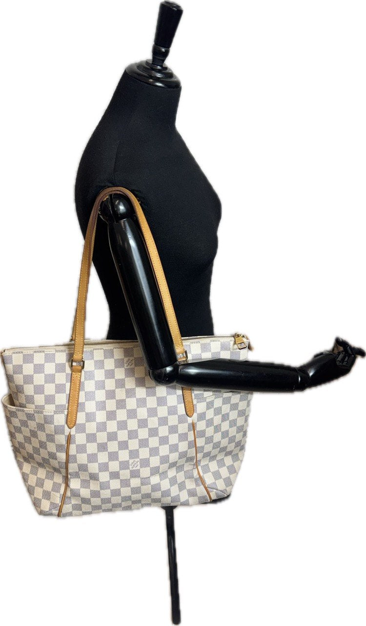 Louis Vuitton - Shoulder Bag