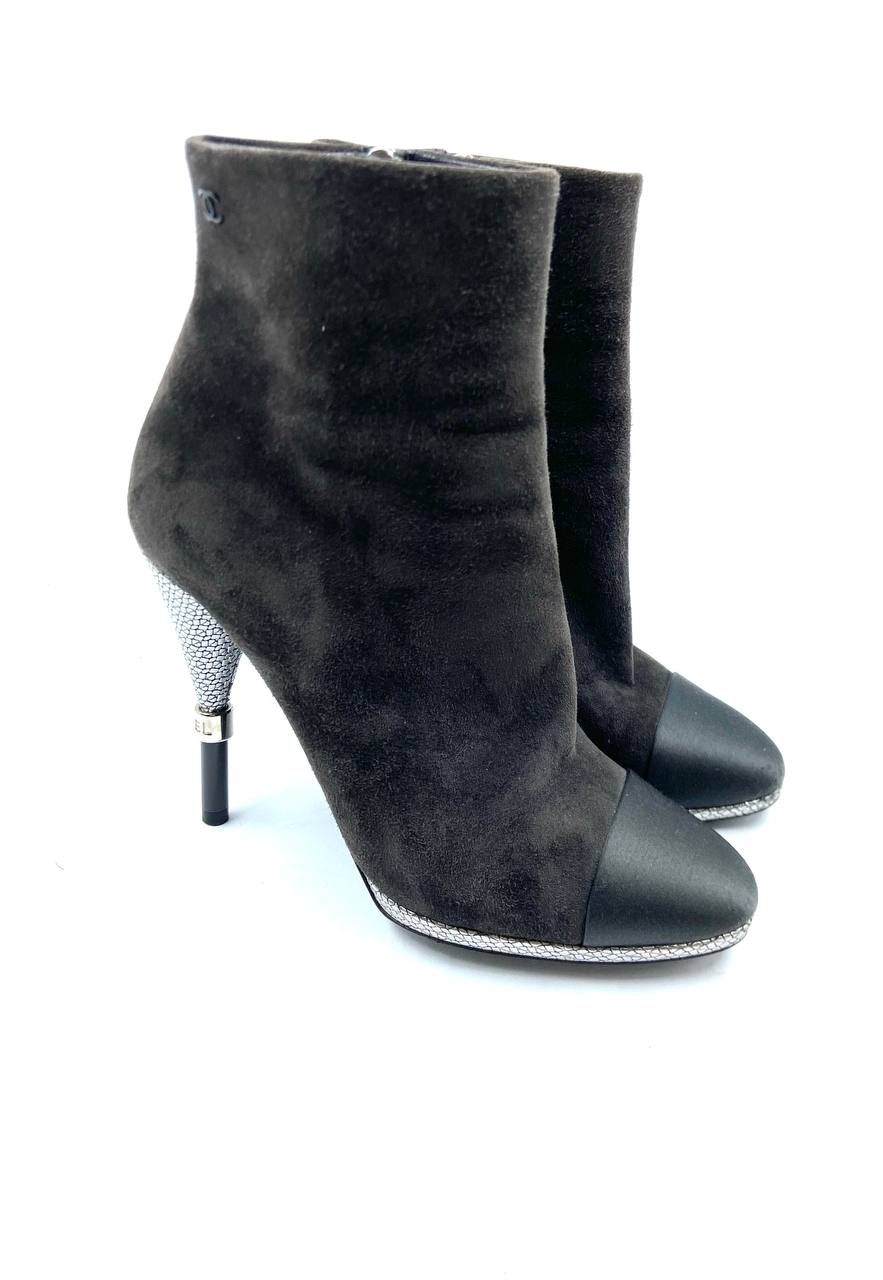 Chanel - High Heels 37