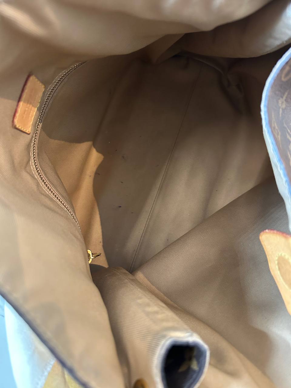 Louis Vuitton - Shoulder Bag
