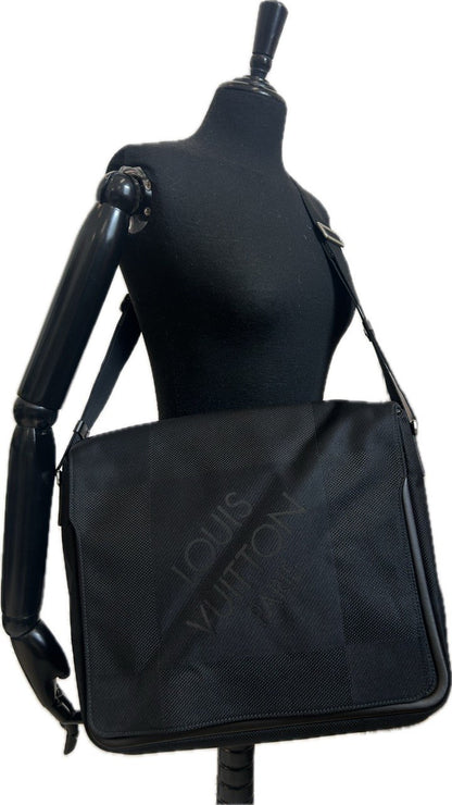 Louis Vuitton- bag
