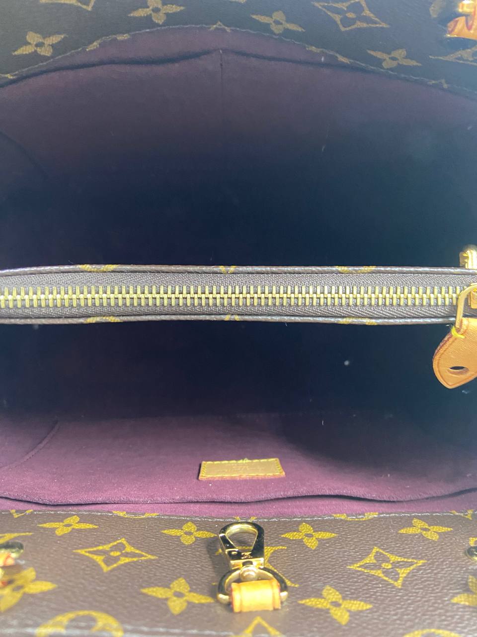 Louis Vuitton - crossbody bag