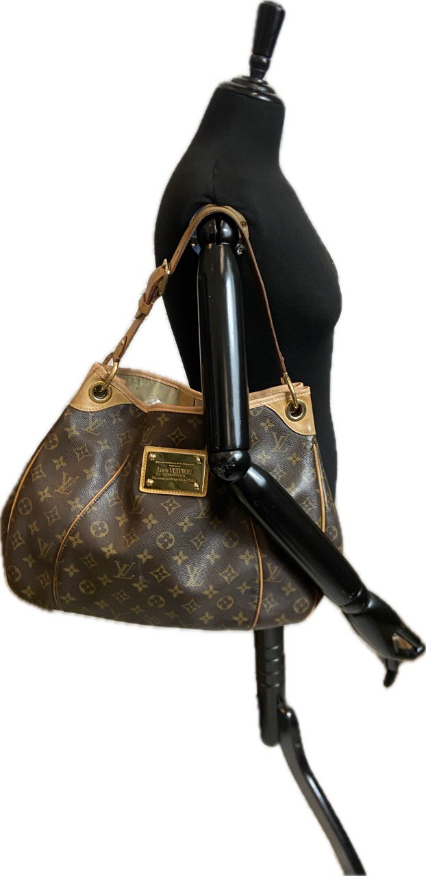 Louis Vuitton - bag