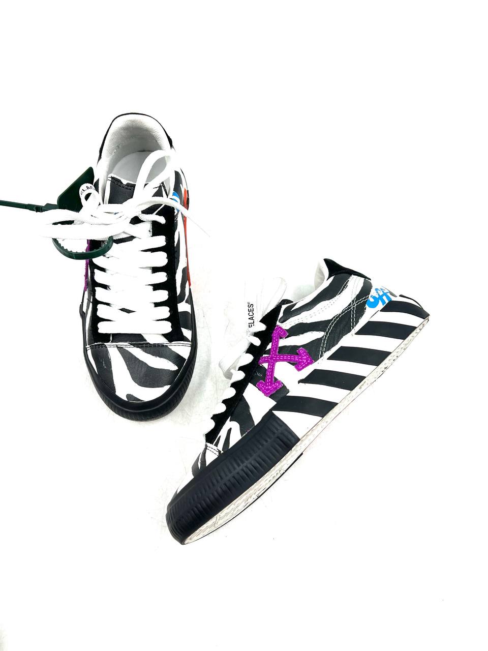 Off-White - Sneakers - 37