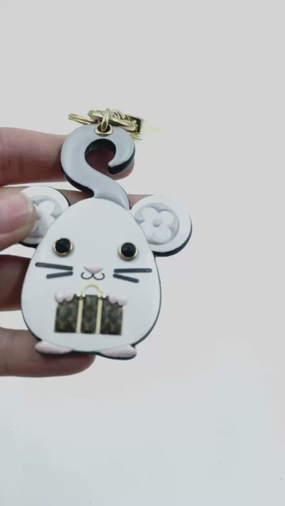 Louis Vuitton - Keychain